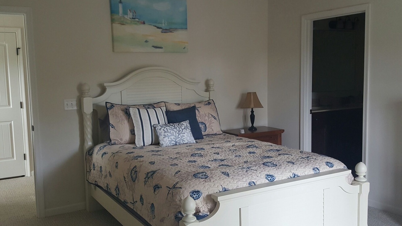 Photo of Bedroom in Piney Island