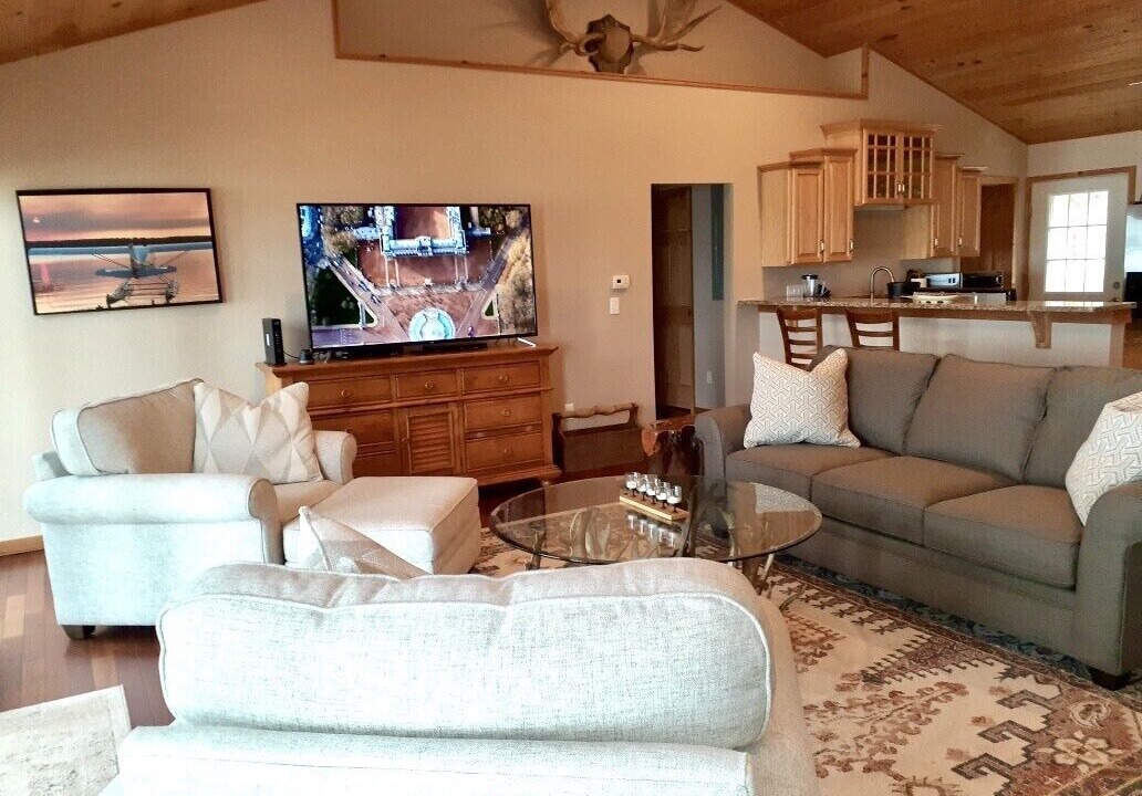Photo of Livingroom in Salt Springs