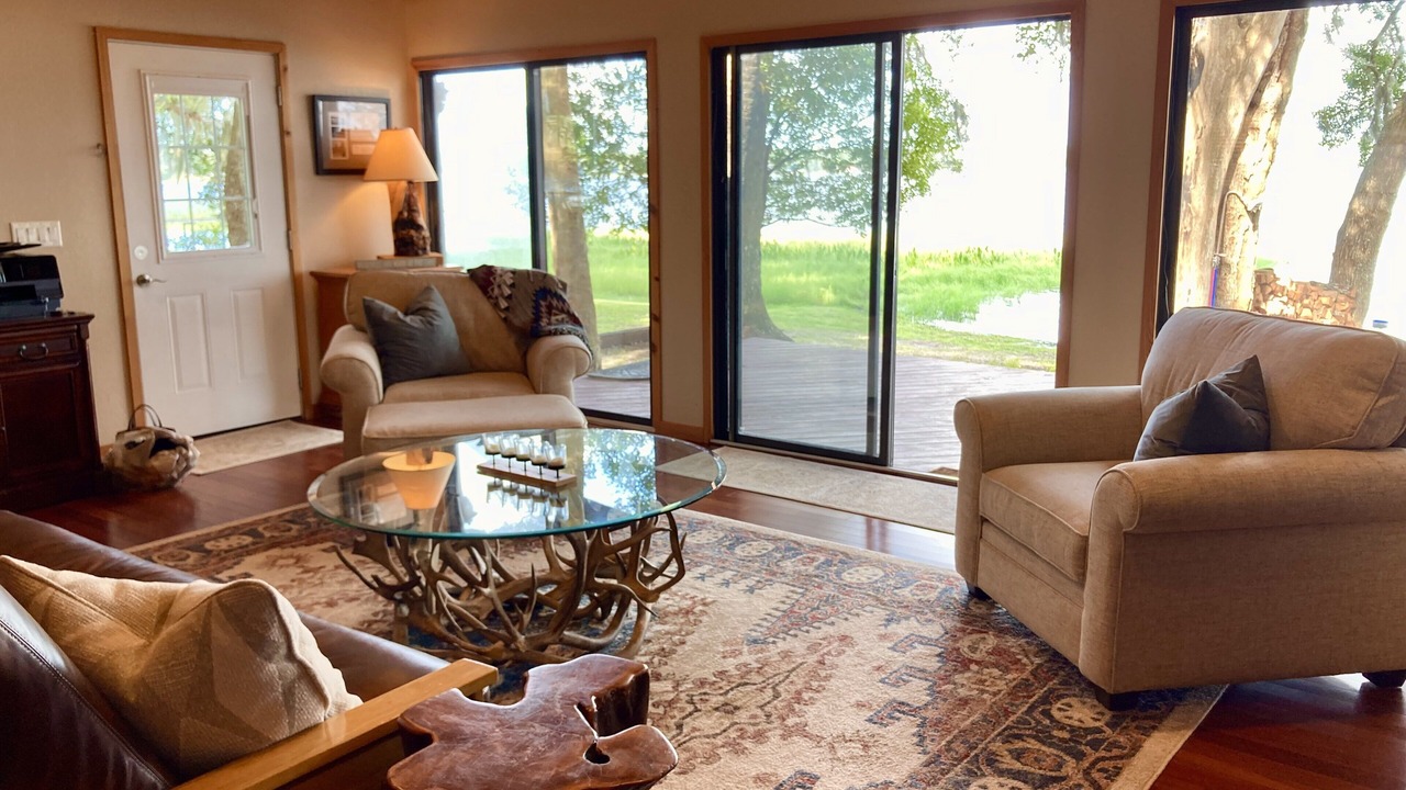 Photo of Livingroom in Salt Springs