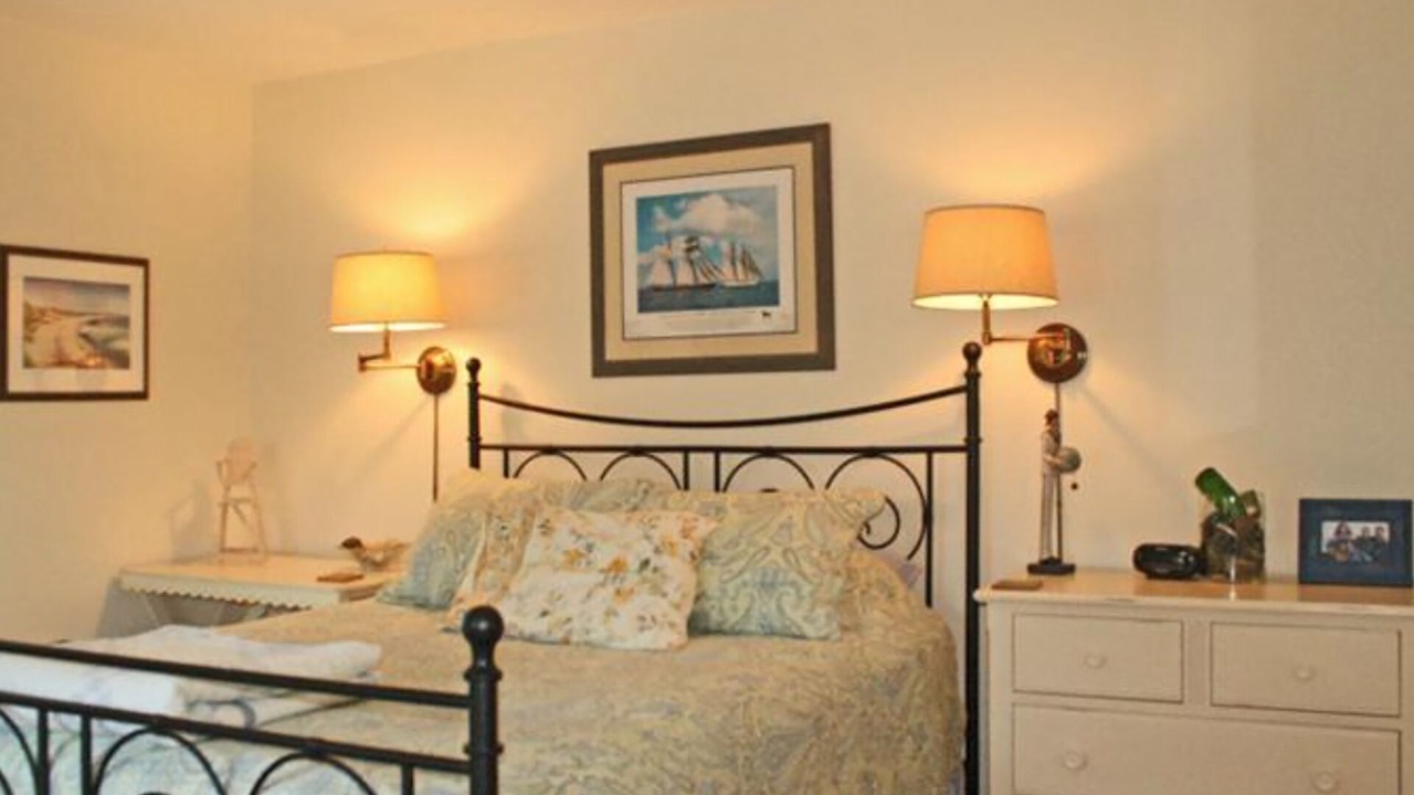 Photo of Bedroom in Popponesset