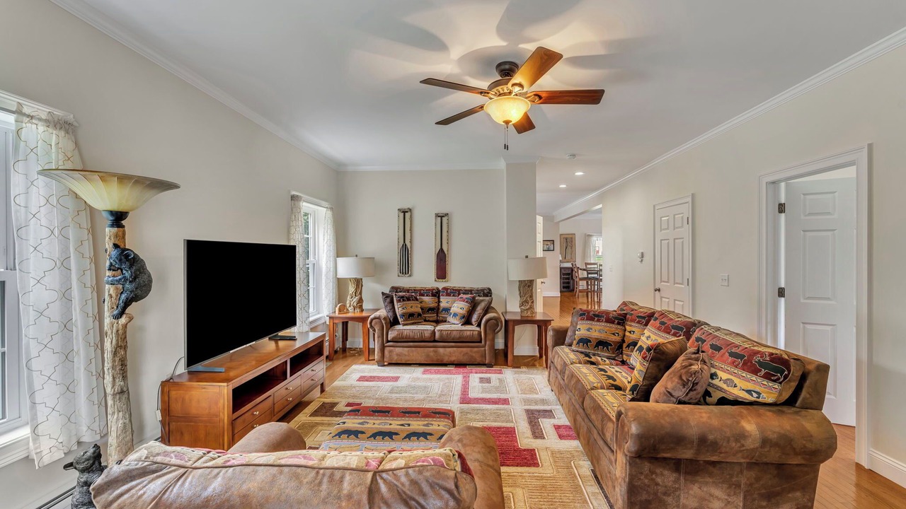 Photo of Livingroom in Cooperstown