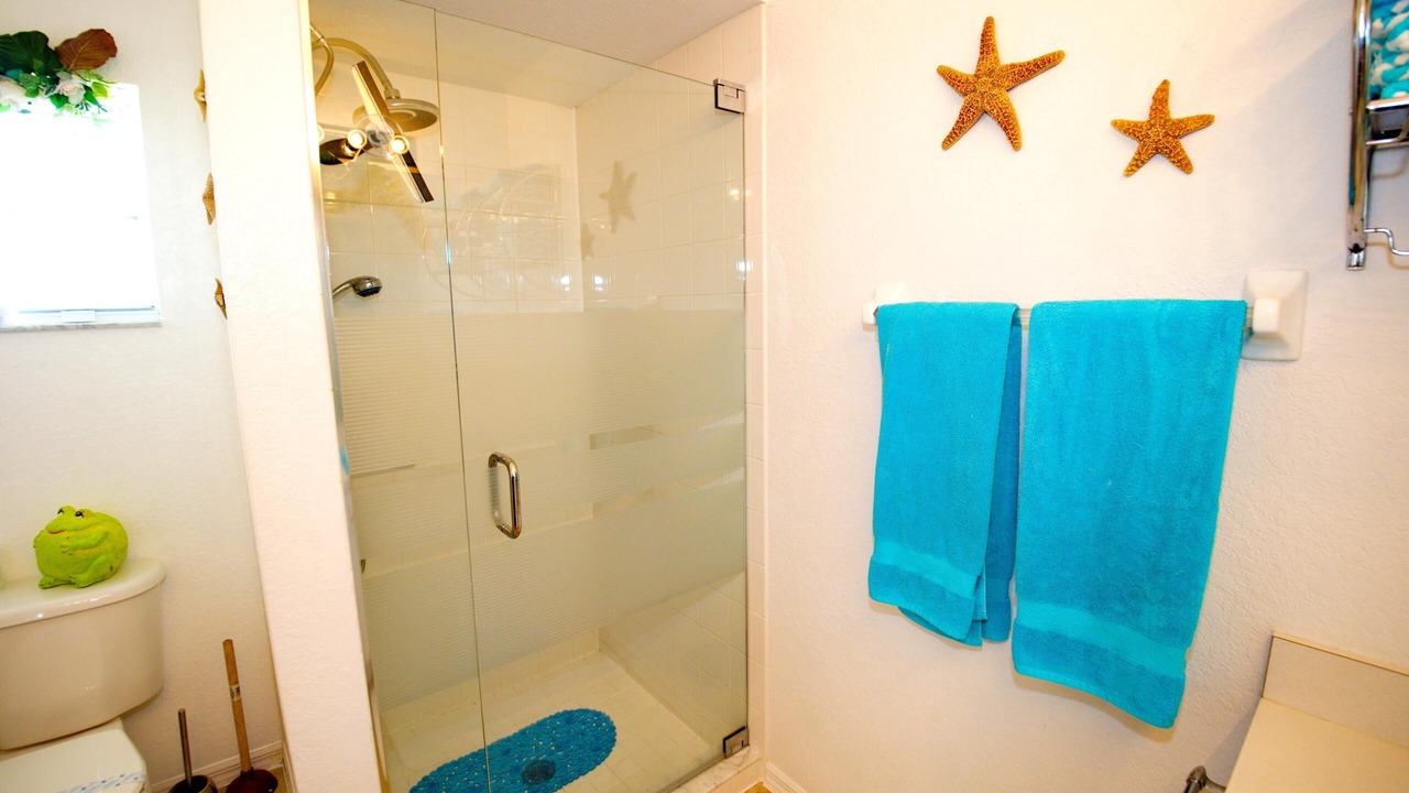 Photo of Bathroom in Mariner