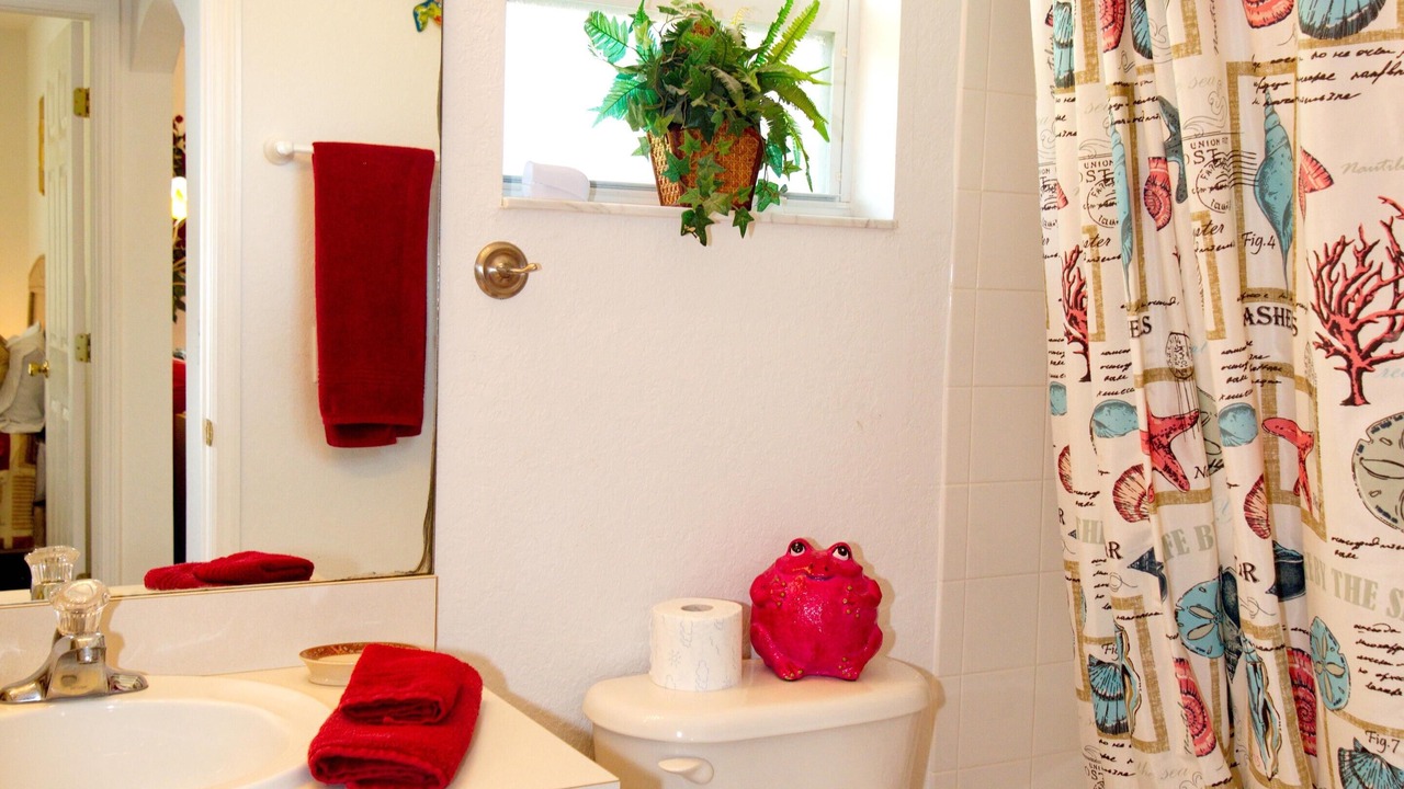 Photo of Bathroom in Mariner