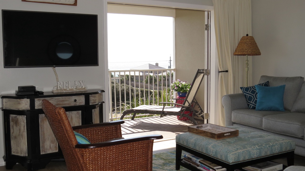 Photo of Livingroom in Gulf Place