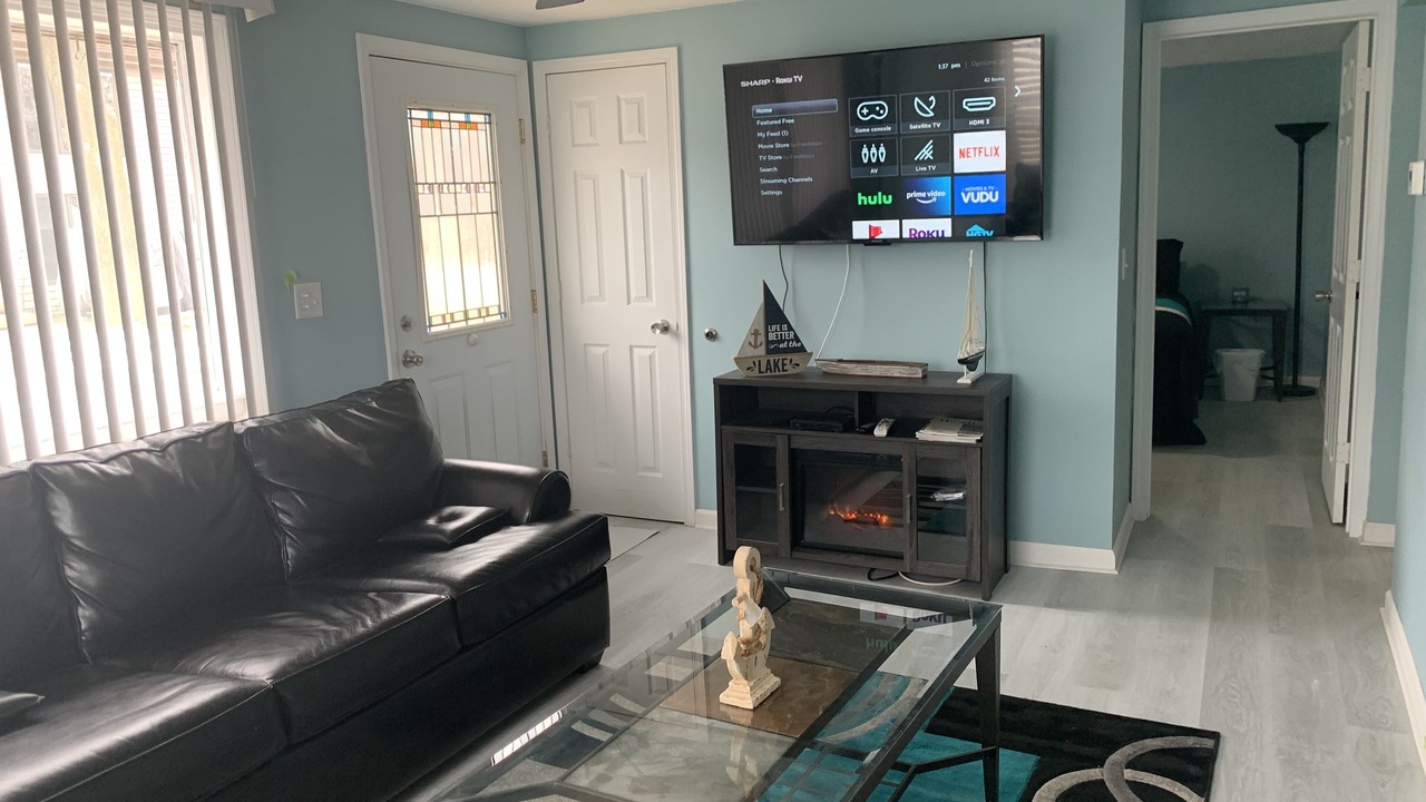 Photo of Livingroom in Enchanted Hills