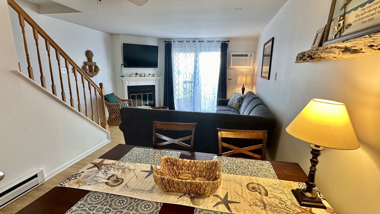 Photo of Livingroom in Caine Woods