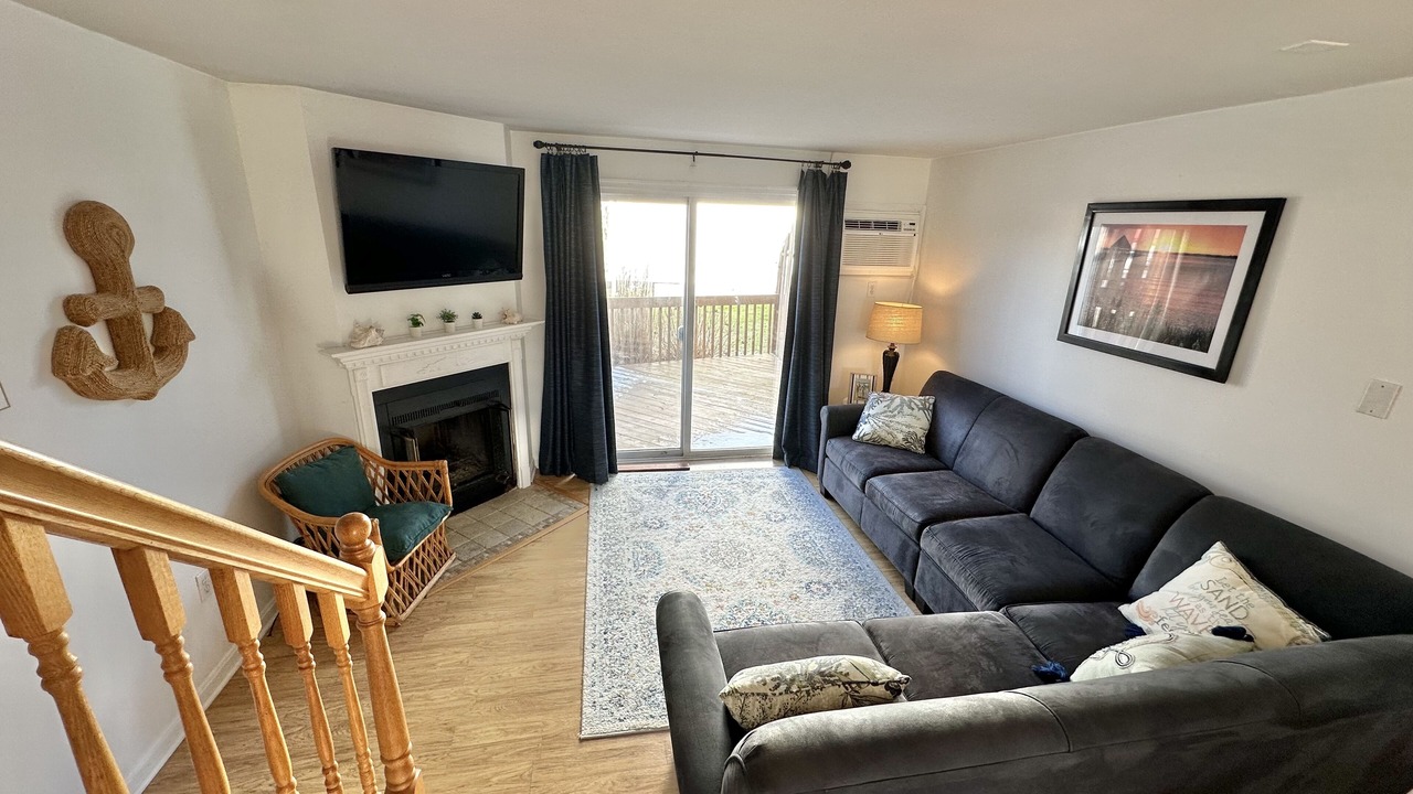 Photo of Livingroom in Caine Woods