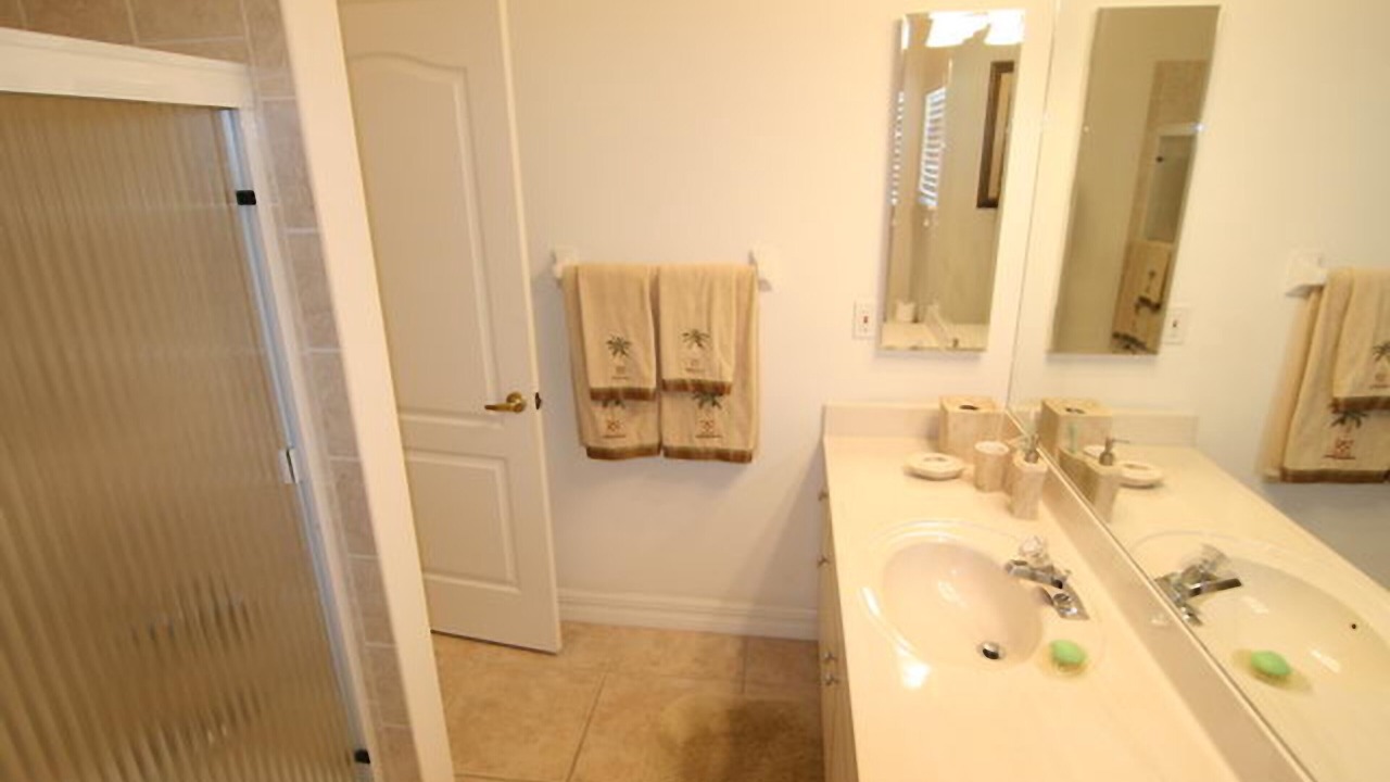 Photo of Bathroom in Caloosahatchee