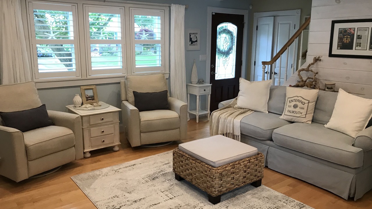 Photo of Livingroom in East Falmouth