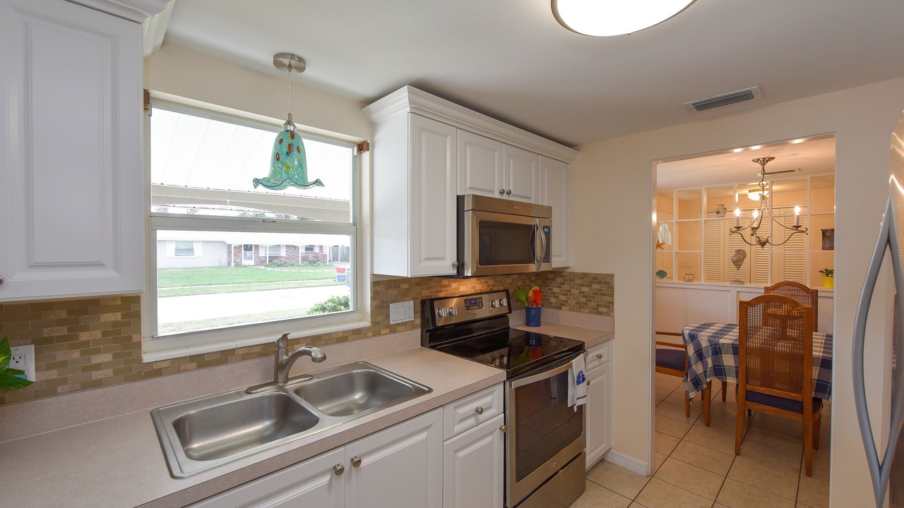 Photo of Kitchen in Gulf Gate Estates