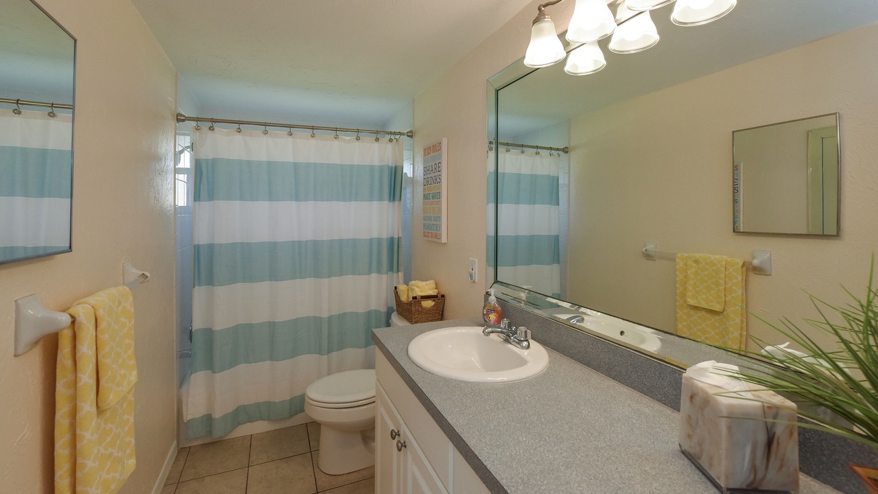Photo of Bathroom in Gulf Gate Estates
