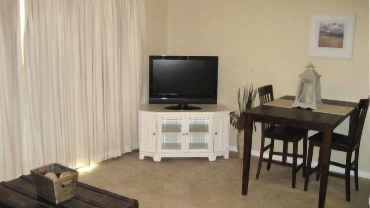 Photo of Bedroom in Crystal Beach