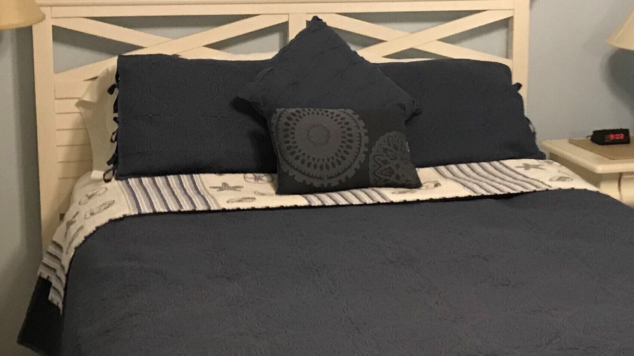 Photo of Bedroom in Crystal Beach