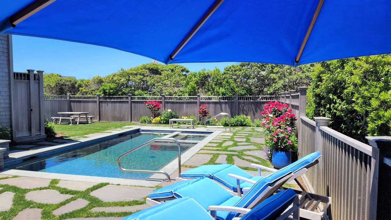Photo of Outdoor in Tom Nevers