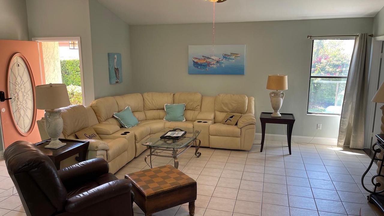 Photo of Livingroom in Butler Beach