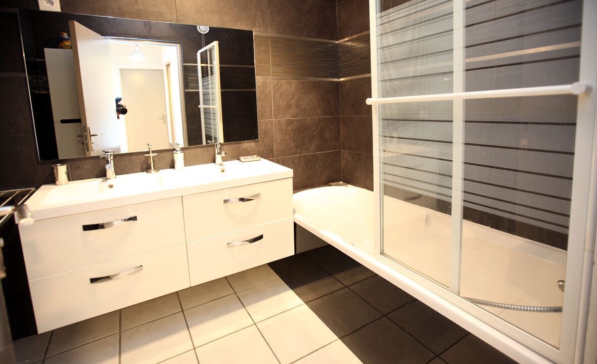 Photo of Bathroom in Cassis