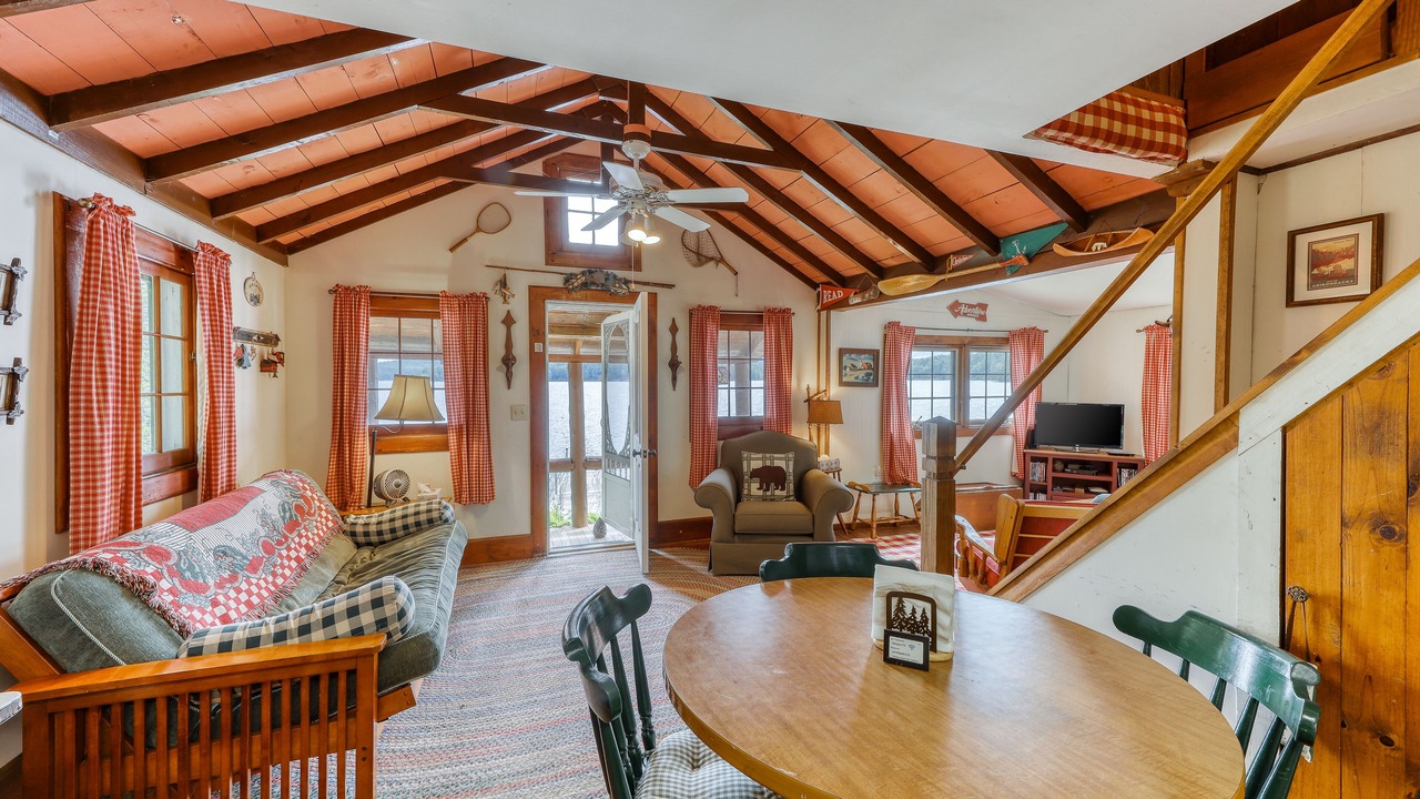 Photo of Livingroom in Chestertown