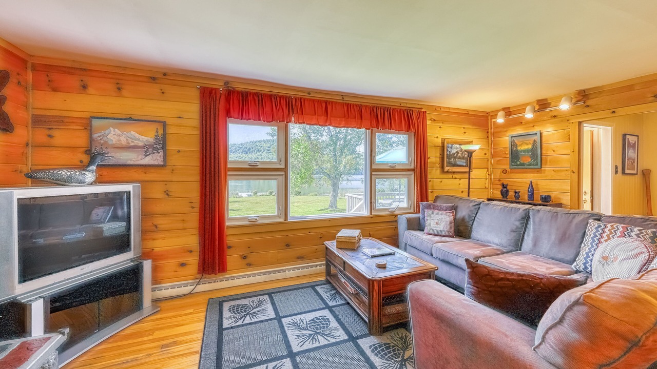 Photo of Livingroom in Brant Lake