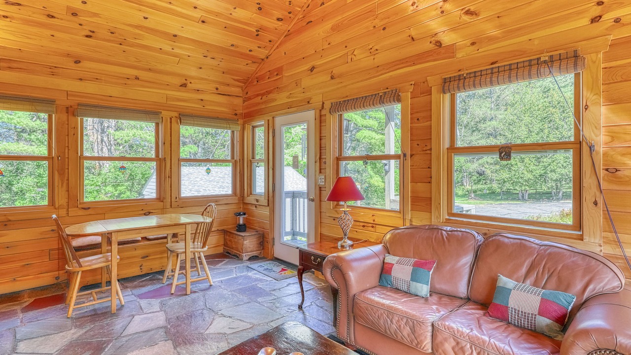 Photo of Livingroom in Brant Lake