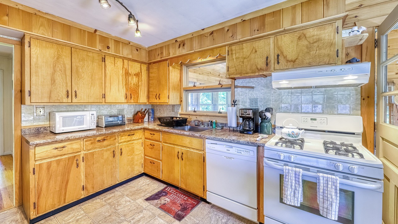 Photo of Kitchen in Brant Lake