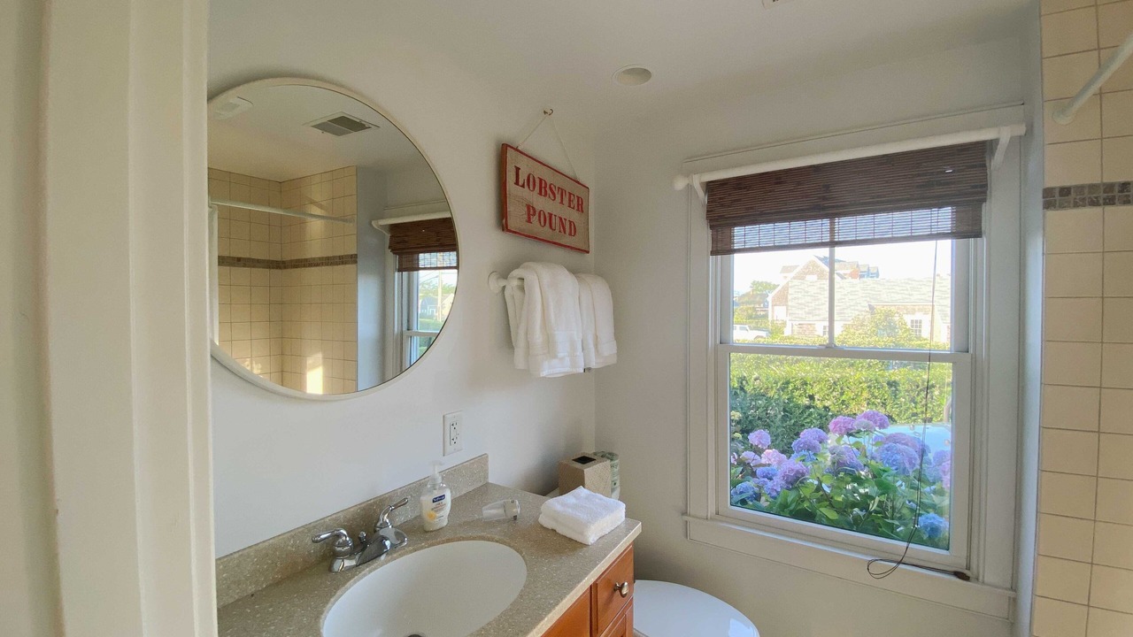 Photo of Bathroom in Brant Point