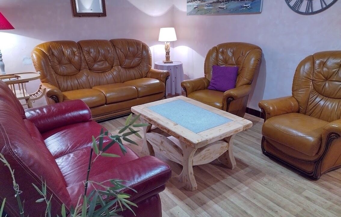Photo of Livingroom in Plevenon