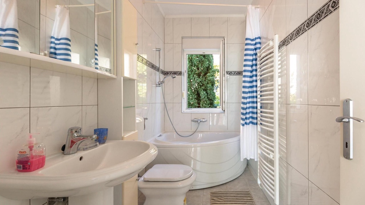 Photo of Bathroom in Podaca