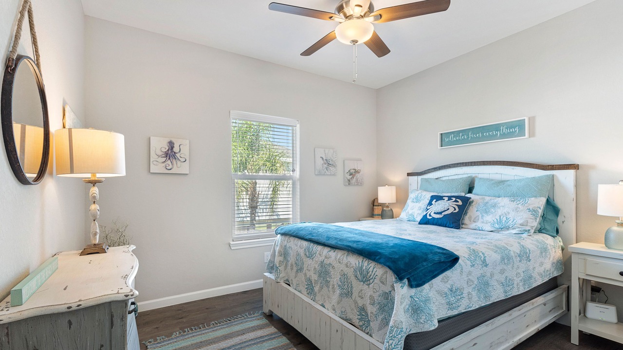 Photo of Bedroom in Pirates Beach