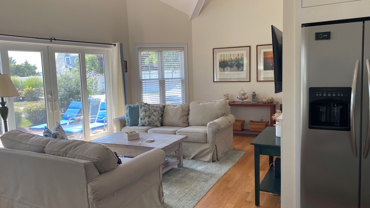 Photo of Livingroom in West Yarmouth
