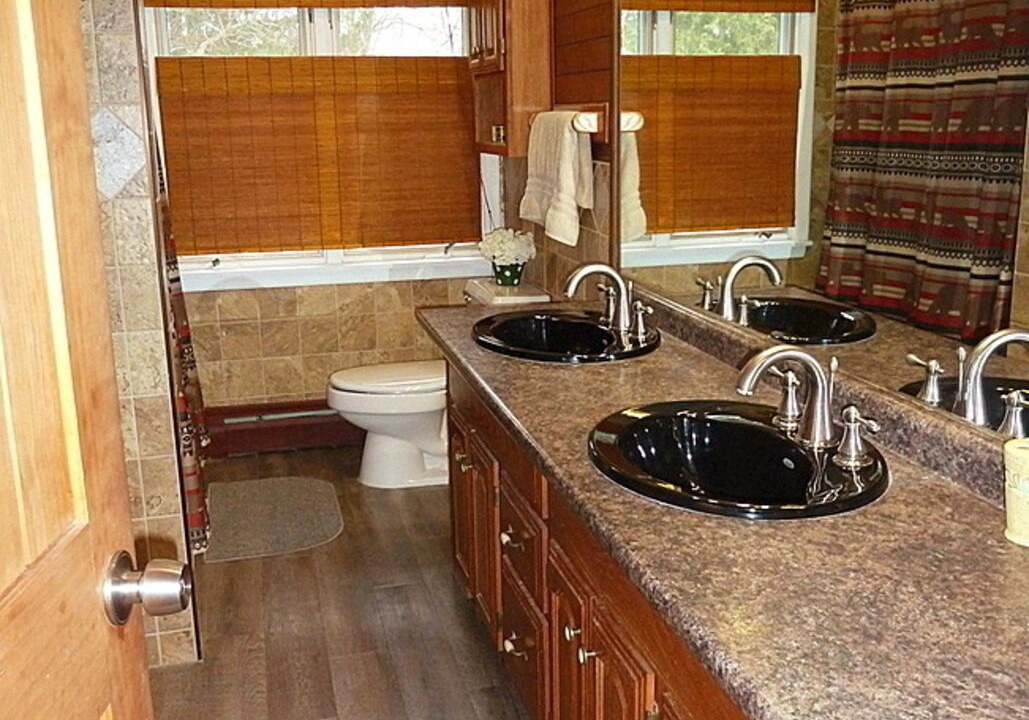 Photo of Bathroom in Grand Island