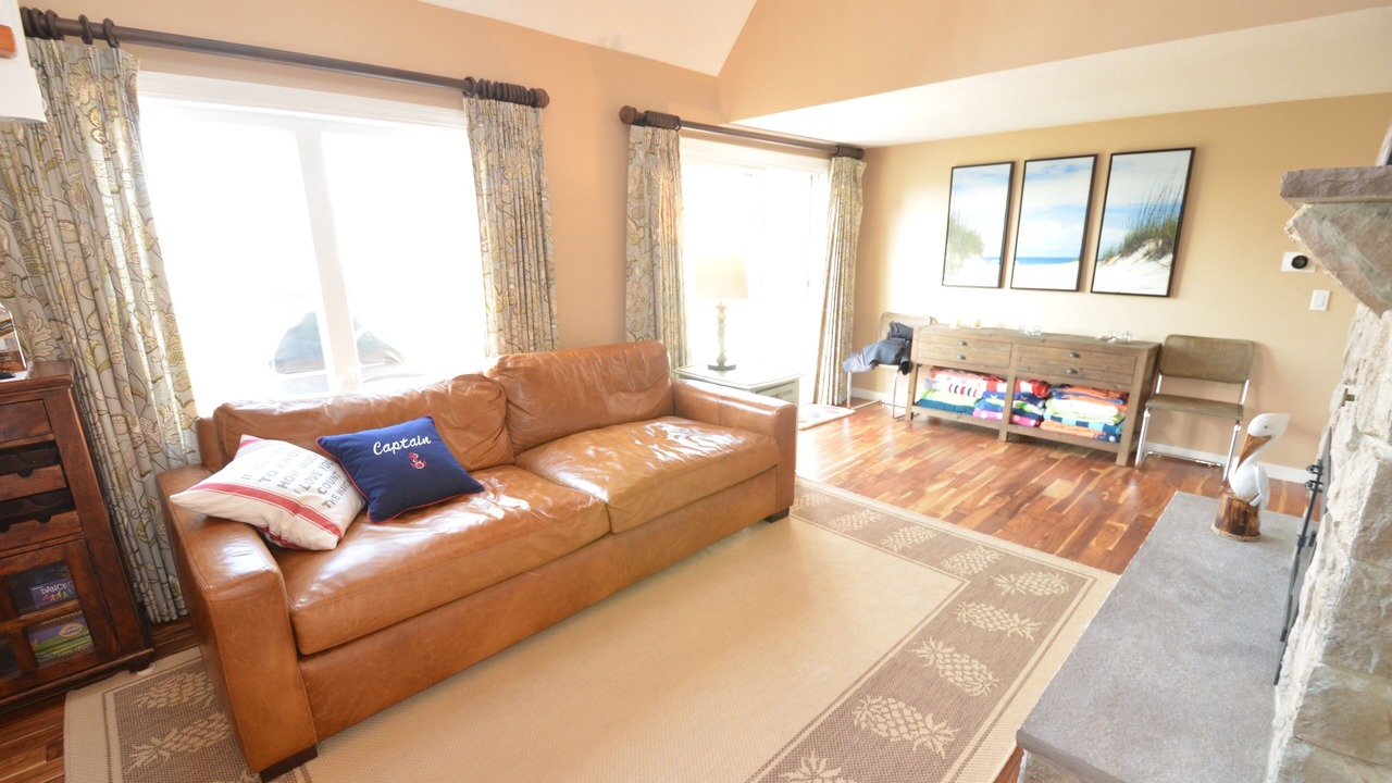 Photo of Livingroom in South Yarmouth
