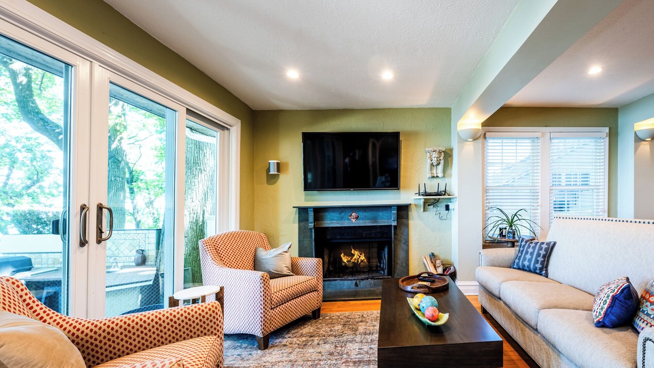 Photo of Livingroom in Gordon Beach