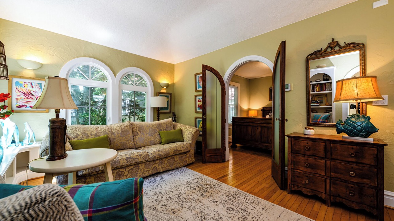 Photo of Livingroom in Gordon Beach