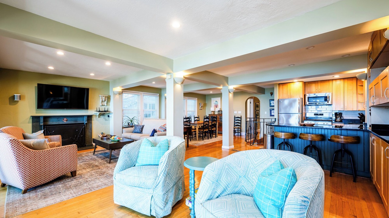 Photo of Livingroom in Gordon Beach