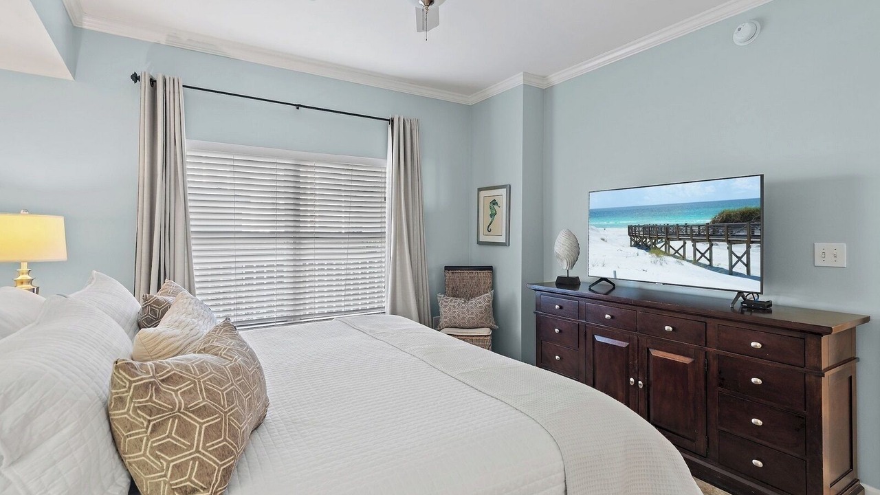 Photo of Bedroom in Miramar Beach
