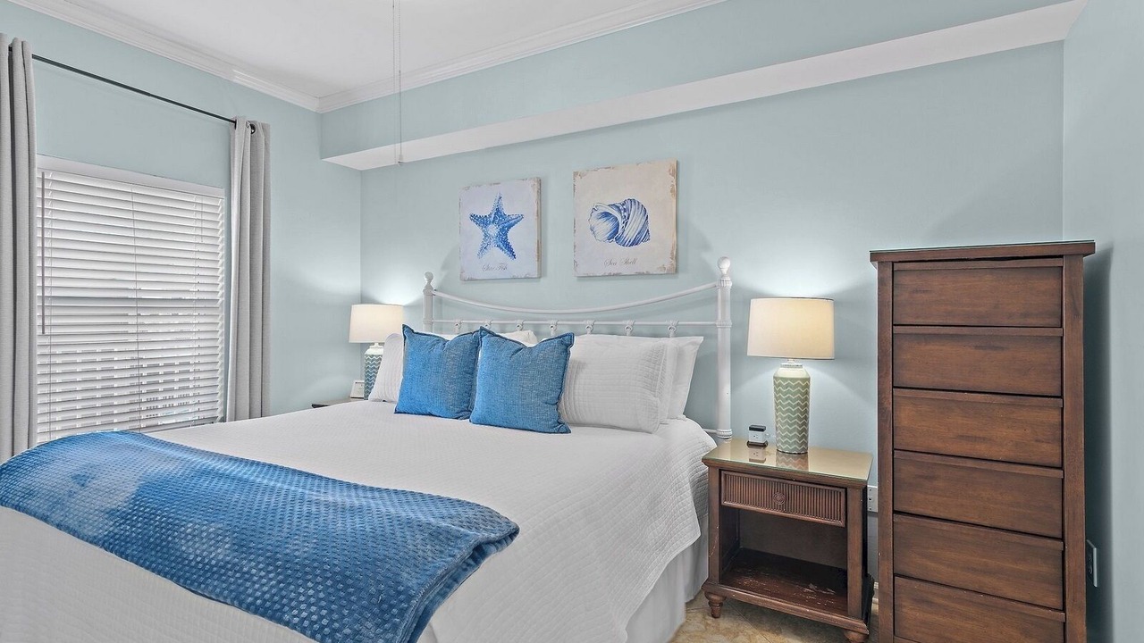 Photo of Bedroom in Miramar Beach