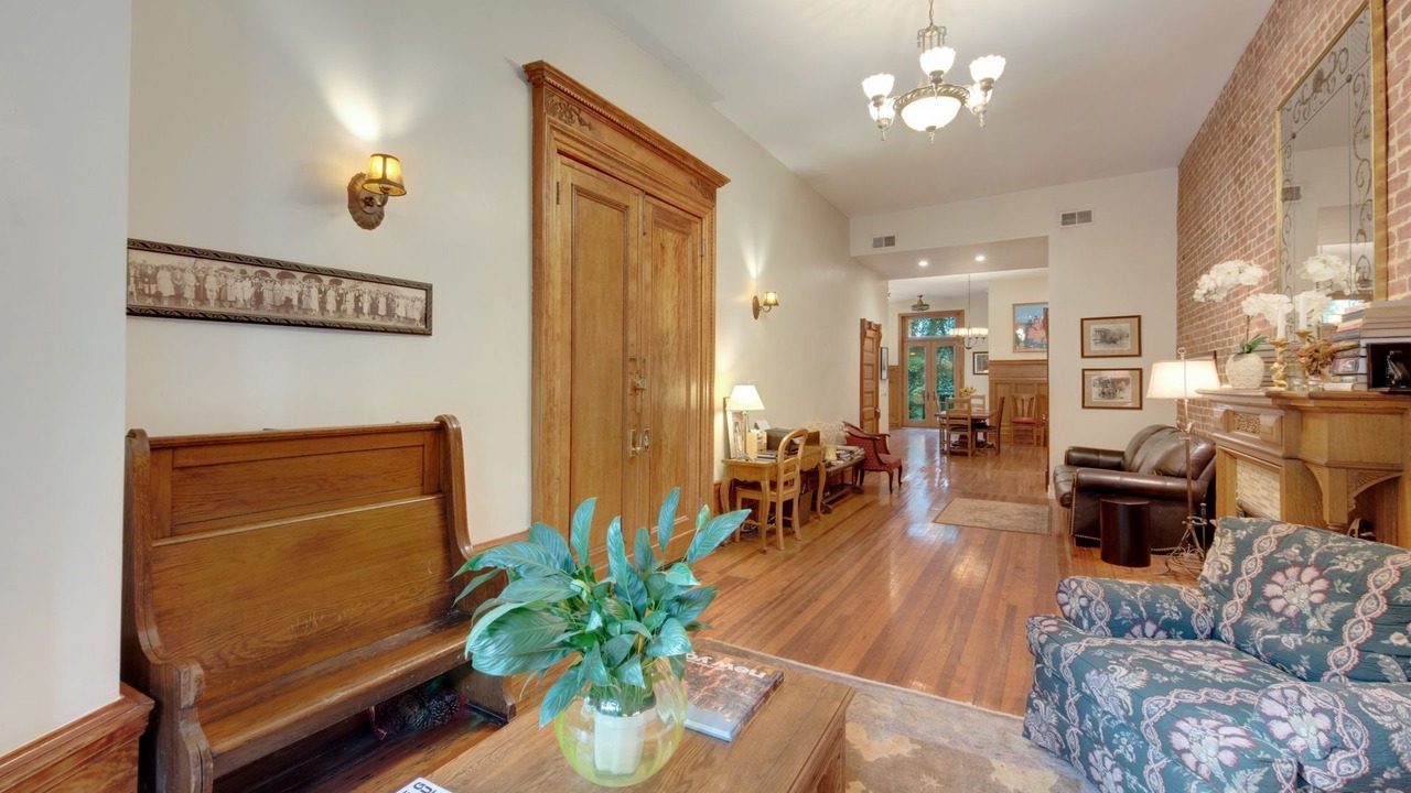 Photo of Livingroom in Central Park North
