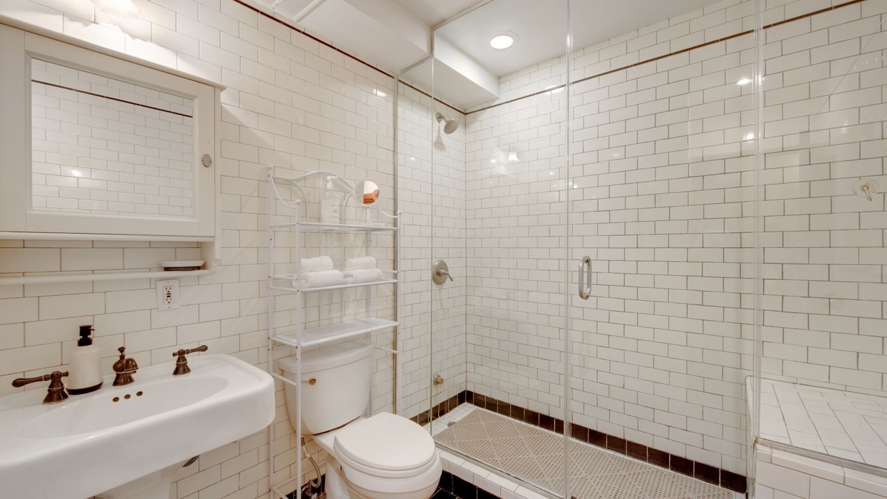 Photo of Bathroom in Central Park North
