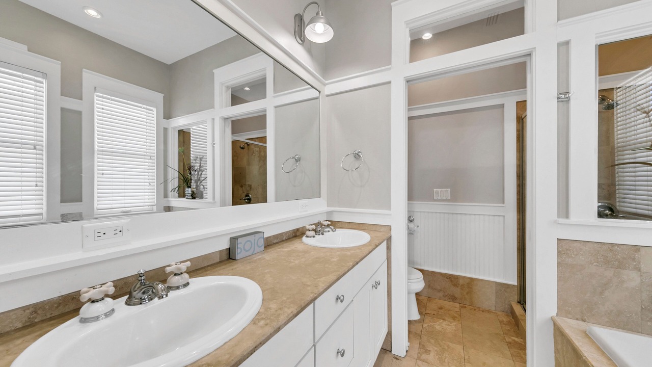 Photo of Bathroom in Delos