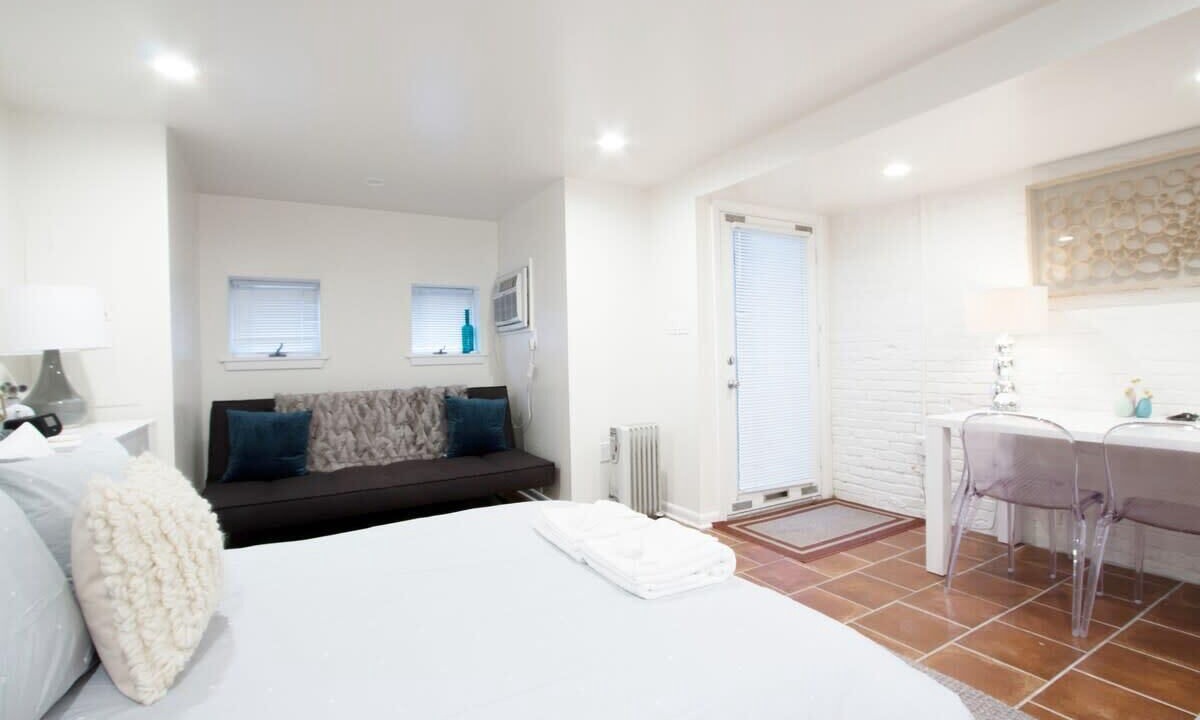 Photo of Bedroom in Logan Circle