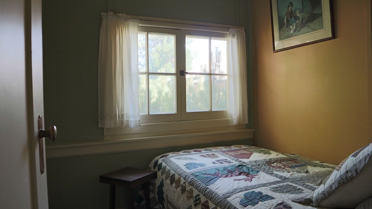 Photo of Bedroom in Downtown Klamath Falls