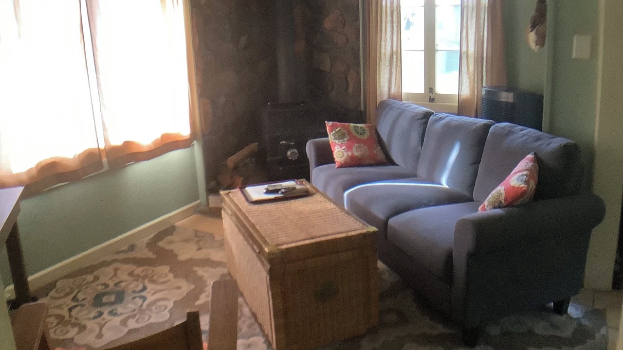 Photo of Livingroom in Downtown Klamath Falls