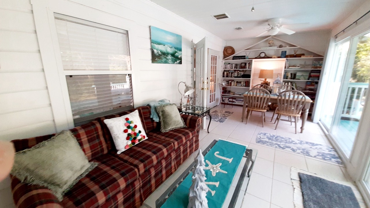 Photo of Livingroom in Nobleton
