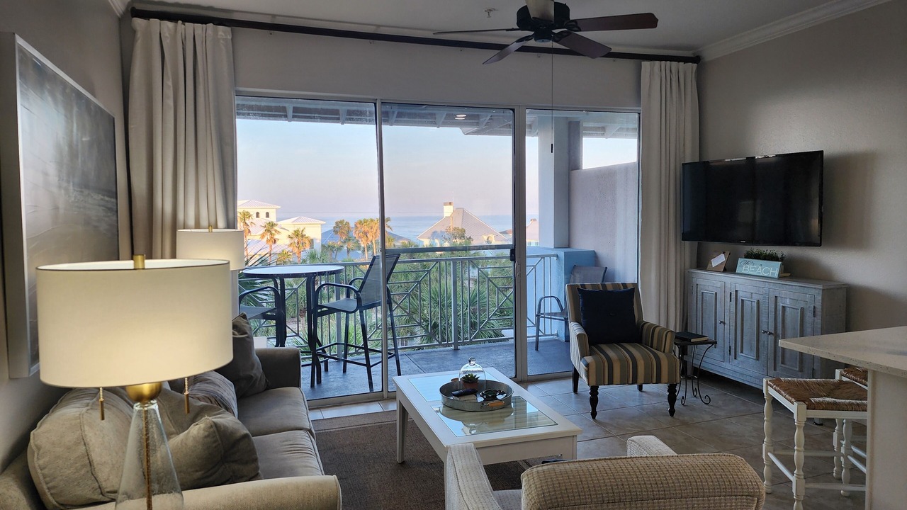 Photo of Livingroom in Gulf Place
