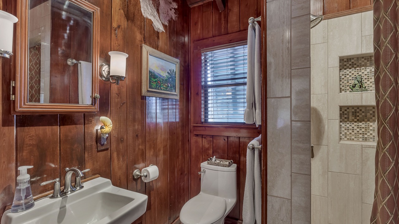Photo of Bathroom in Independence Square