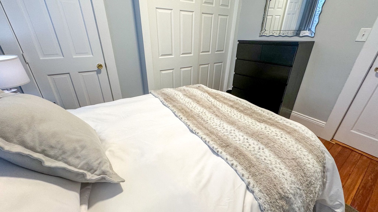 Photo of Bedroom in Griggs Park