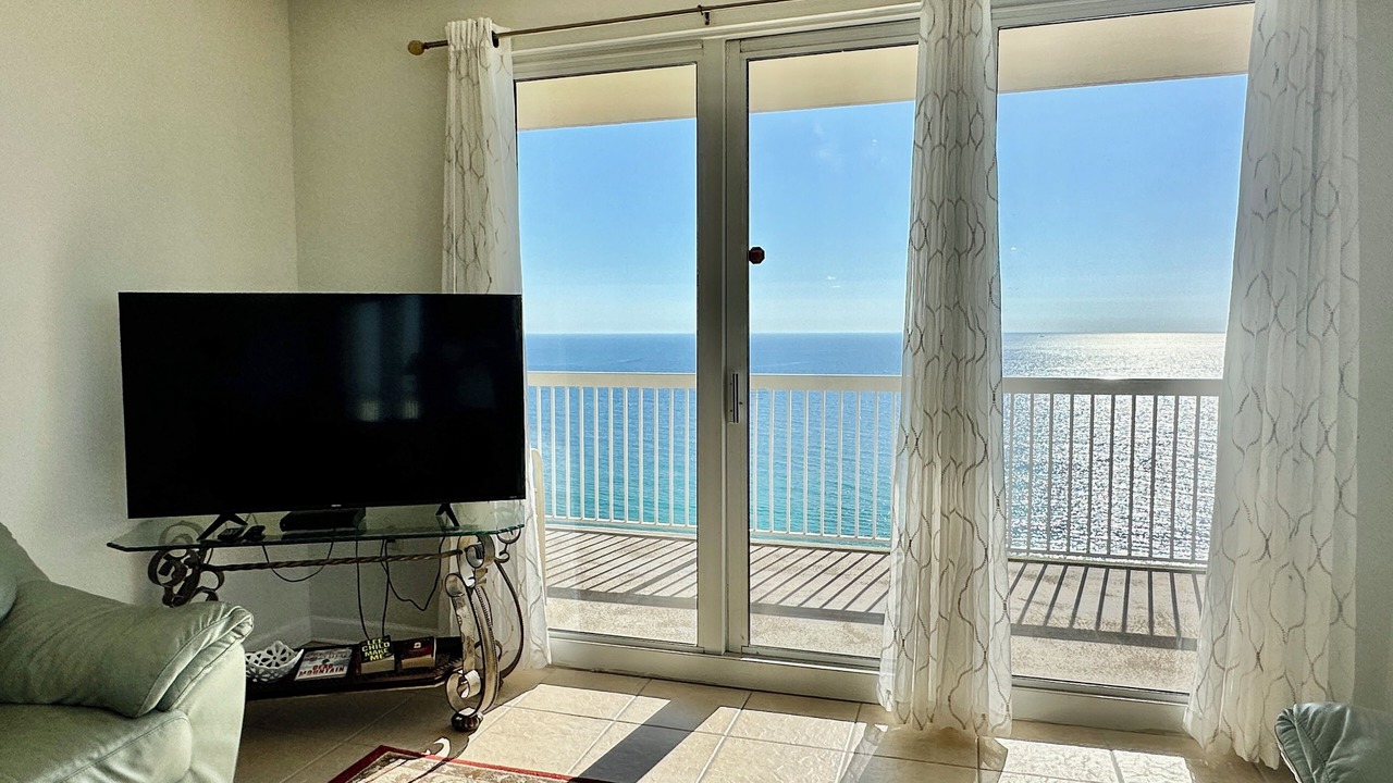 Photo of Livingroom in Lower Grand Lagoon