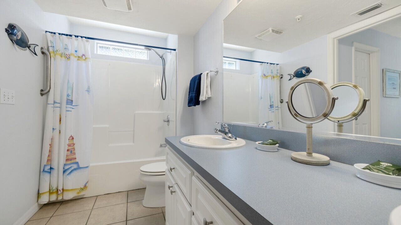 Photo of Bathroom in Cedar Key