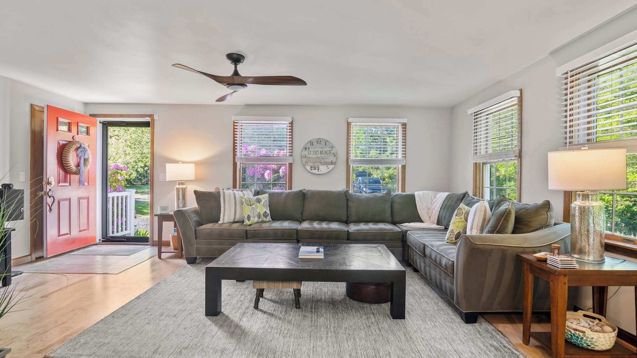 Photo of Livingroom in North Eastham