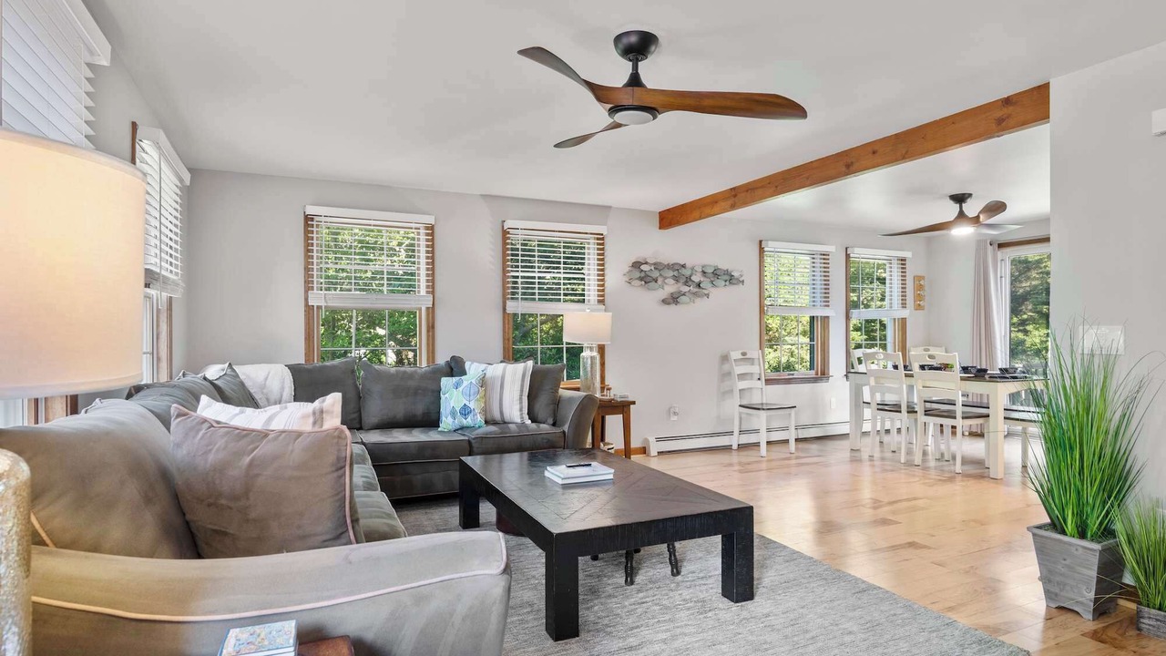 Photo of Livingroom in North Eastham